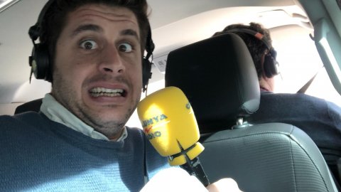 Programa especial d'El suplement de Catalunya Ràdio amb motiu del Dia Mundial de la Ràdio des d'un minibús en trajecte de Barcelona fins a Girona i des del domicili d'uns oients a Girona, amb l'actuació del grup Nyandú. A mig camí, el minibús punxa una roda i part de l'equip amb Roger Escapa es desplaça amb una unitat mòbil. 10 de febrer de 2019