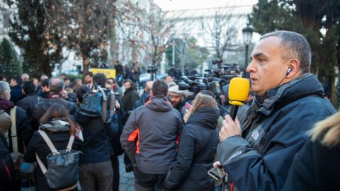Programa especial d'El matí de Catalunya Ràdio i el Catalunya migdia des del centre de premsa muntat per Catalunya Ràdio a prop del Tribunal Suprem per seguir en directe el judici als líders del procés. Els periodistes de Catalunya Ràdio segueixen les compareixences dels polítics catalans a l'entrada del tribunal. Madrid. 19 de febrer de 2019