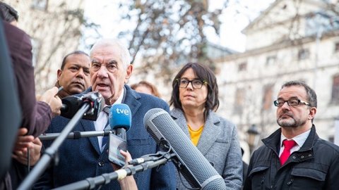 Programa especial d'El matí de Catalunya Ràdio i el Catalunya migdia des del centre de premsa muntat per Catalunya Ràdio a prop del Tribunal Suprem per seguir en directe el judici als líders del procés. Els periodistes de Catalunya Ràdio segueixen les compareixences dels polítics catalans a l'entrada del tribunal. Madrid. 19 de febrer de 2019