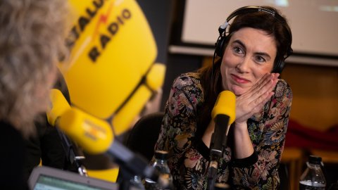 Programa especial d'El matí de Catalunya Ràdio i el Catalunya migdia des del centre de premsa muntat per Catalunya Ràdio a prop del Tribunal Suprem per seguir en directe el judici als líders del procés. Els periodistes de Catalunya Ràdio segueixen les compareixences dels polítics catalans a l'entrada del tribunal. Madrid. 19 de febrer de 2019