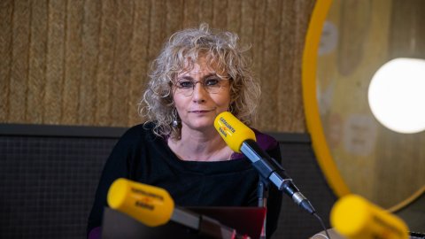 Programa especial d'El matí de Catalunya Ràdio i el Catalunya migdia des del centre de premsa muntat per Catalunya Ràdio a prop del Tribunal Suprem per seguir en directe el judici als líders del procés. Els periodistes de Catalunya Ràdio segueixen les compareixences dels polítics catalans a l'entrada del tribunal. Madrid. 19 de febrer de 2019