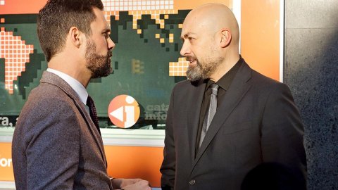 El president del Parlament de Catalunya, Roger Torrent, entrevistat a 'El matí de Catalunya Ràdio', és rebut pel director de l'emissora, Saül Gordillo. Barcelona. 15 de febrer de 2019