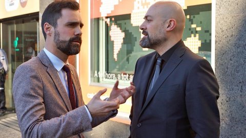 El president del Parlament de Catalunya, Roger Torrent, entrevistat a 'El matí de Catalunya Ràdio', és rebut pel director de l'emissora, Saül Gordillo. Barcelona. 15 de febrer de 2019