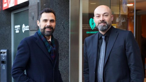 El president del Parlament de Catalunya, Roger Torrent, entrevistat a 'El matí de Catalunya Ràdio', és rebut pel director de l'emissora, Saül Gordillo. Barcelona. 15 de febrer de 2019
