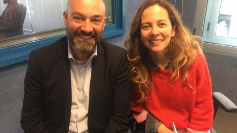 El director de Catalunya Ràdio i dels Mitjans Digitals de la Corporació Catalana de Mitjans Audiovisuals (CCMA), Saül Gordillo, i la periodista Neus Tomàs, d'eldiario.es, entrevistats a 'Revolució 4.0' després de la jornada al Parlament sobre 'fake news' organitzada pel Col·legi de Periodistes i el Consell de l'Audiovisual. Barcelona. 31 de març de 2019