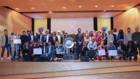 El director de Catalunya Ràdio, Saül Gordillo, assisteix als Premis Ràdio Associació de Catalunya 2019, i recull el Premi a la Innovació pel podcast 'Tor, tretze cases i tres morts', de Catalunya Ràdio. L'emissora també rep el Premi al Millor Programa de Ràdio a Òscar Fernández, Empar Moliner i Carlos Baraibar pel 'Catalunya Migdia'. La periodista de TV3 Lídia Heredia i Soler rep el Guardó 1924. Auditori ONCE. Barcelona. 25 d'abril de 2019