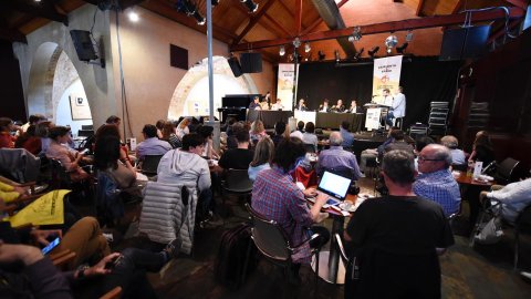 Especial 'Catalunya migdia' des del Cafè Teatre Escorxador de Lleida amb un debat dels alcaldables de la ciutat, amb Òscar Fernández i Empar Moliner, per Catalunya Ràdio i Catalunya Informació. Lleida. 21 de maig de 2019