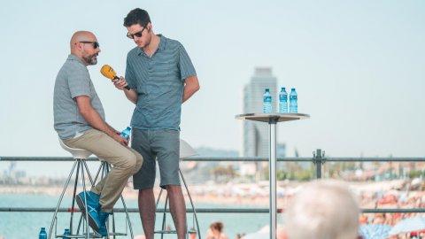 El director de Catalunya Ràdio, Saül Gordillo, intervé al programa especial de la festa de presentació de la temporada d'estiu de Catalunya Ràdio 2019 a l'espigó de la Mar Bella amb una edició d'El suplement, amb Roger Escapa. Barcelona. 20 de juliol de 2019