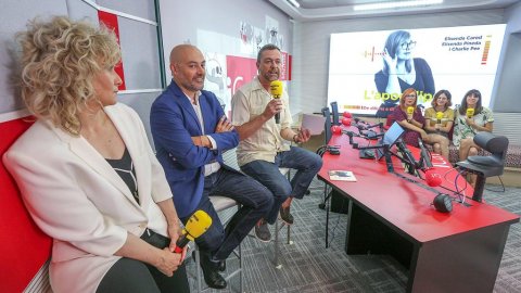 El director de Catalunya Ràdio, Saül Gordillo, i el cap de Continguts, Santi Faro, intervenen en la presentació de la temporada 2019-2020 de l'emissora i inauguració del nou estudi 2, l'estudi d'iCat. Barcelona. 29 d'agost de 2019