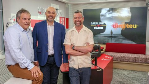 El director de Catalunya Ràdio, Saül Gordillo, el cap de Continguts, Santi Faro, i l'adjunt de direcció, Jordi Borda, inauguren el nou estudi 2, l'estudi d'iCat. Barcelona. 29 d'agost de 2019