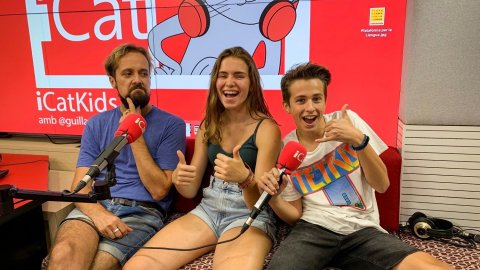 L'equip d'iCat Kids, amb Pau Guillamet i David Its Me, en la presentació de la temporada 2019-2020 de l'emissora i inauguració del nou estudi 2, l'estudi d'iCat. Barcelona. 29 d'agost de 2019