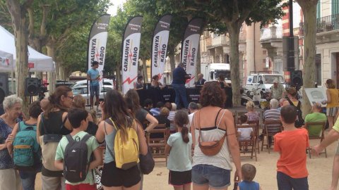 Programa especial d'Estat de Gràcia, amb Roger de Gràcia, Maria Rovira, Anna Ayala i Montse Virgili, al passeig marítim de Sant Feliu de Guíxols. 14 de juliol de 2017
