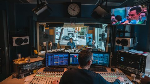 Programa especial d'El suplement de Catalunya Ràdio de la jornada de les eleccions al Congrés dels Diputats del 10 de novembre de 2019, amb Roger Escapa. Barcelona. 10 de novembre de 2019