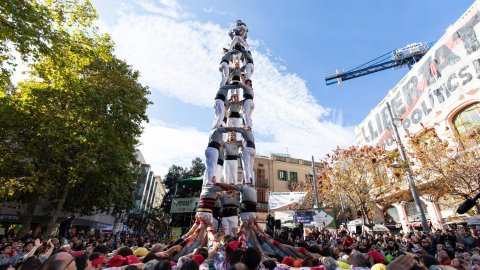 Catalunya Ràdio retransmet les principals diades castelleres amb Carles Cortés, Albert Mercader, Josep Almirall, David Prats i Coia Ballesté. Diada dels Minyons de Terrassa. Terrassa. 17 de novembre de 2019