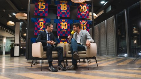 El president del Futbol Club Barcelona, Josep Maria Bartomeu, entrevistat pel programa El suplement de Catalunya Ràdio, amb Roger Escapa, a la Sala Roma del Camp Nou. Barcelona. 4 de desembre de 2019