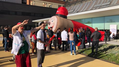 Programa especial de Nadal i Tió Solidari de Catalunya Ràdio a l'Hospital de Nens de Sant Joan de Déu amb 'El matí de Catalunya Ràdio. Esplugues de Llobregat. 24 de desembre de 2019