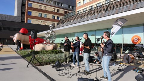 Programa especial de Nadal i Tió Solidari de Catalunya Ràdio a l'Hospital de Nens de Sant Joan de Déu amb 'El matí de Catalunya Ràdio. Esplugues de Llobregat. 24 de desembre de 2019