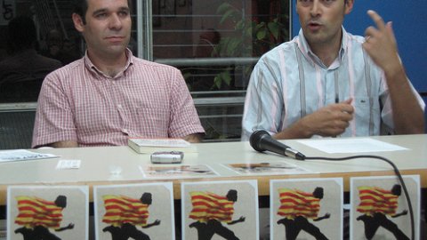 Presentació de Nació.cat a Òmnium Badalona, amb l'autor del llibre, Saül Gordillo, Xavier Giró i Oleguer Serra. Badalona. 27 de setembre de 2007