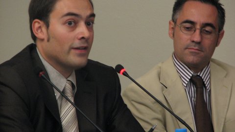 Presentació del llibre Nació.cat a la seu nacional d'Òmnium Cultural, amb l'autor, Saül Gordillo, i Jordi Porta, Oleguer Serra, Salvador Alegret, Ramon Tremosa i Jordi Bosch. Barcelona. 2 d'octubre de 2007