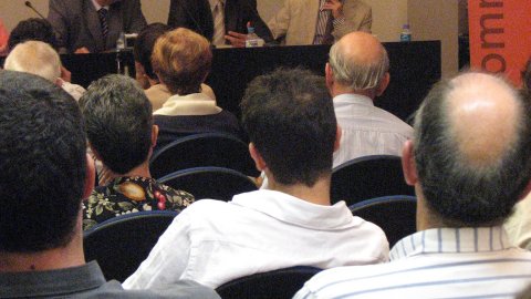 Presentació del llibre Nació.cat a la seu nacional d'Òmnium Cultural, amb l'autor, Saül Gordillo, i Jordi Porta, Oleguer Serra, Salvador Alegret, Ramon Tremosa i Jordi Bosch. Barcelona. 2 d'octubre de 2007