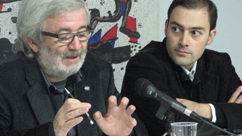 Presentació de Nació.cat a Inca, amb l'autor, Saül Gordillo, acompanyat de Llorenç Valverde, professor de la Universitat de les Illes Balears (UIB) i vicerector de Tecnologia de la Universitat Oberta de Catalunya (UOC), organitzada per l'Obra Cultural Balear. Presenta l'acte Jaume Perelló, president de l'OCB a Inca. 23 de novembre de 2007