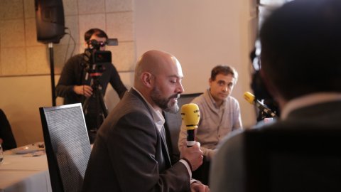 El director de Catalunya Ràdio, Saül Gordillo, assisteix al programa especial de Catalunya migdia amb Òscar Fernárndez i Empar Moliner amb oients al restaurant Casa Balcells, tertulians tarragonins i entrevista a l'alcalde de la ciutat, Pau Ricomà. Tarragona. 15 de gener de 2020