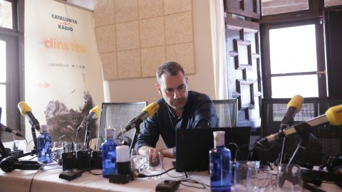 El director de Catalunya Ràdio, Saül Gordillo, assisteix al programa especial de Catalunya migdia amb Òscar Fernárndez i Empar Moliner amb oients al restaurant Casa Balcells, tertulians tarragonins i entrevista a l'alcalde de la ciutat, Pau Ricomà. Tarragona. 15 de gener de 2020