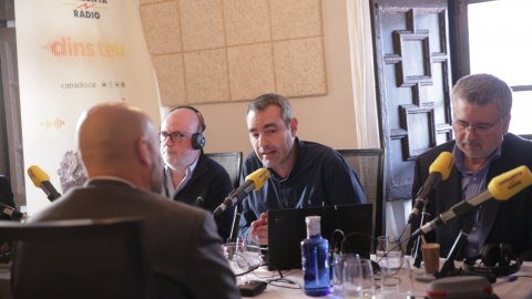 El director de Catalunya Ràdio, Saül Gordillo, assisteix al programa especial de Catalunya migdia amb Òscar Fernárndez i Empar Moliner amb oients al restaurant Casa Balcells, tertulians tarragonins i entrevista a l'alcalde de la ciutat, Pau Ricomà. Tarragona. 15 de gener de 2020