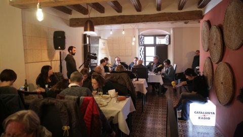 El director de Catalunya Ràdio, Saül Gordillo, assisteix al programa especial de Catalunya migdia amb Òscar Fernárndez i Empar Moliner amb oients al restaurant Casa Balcells, tertulians tarragonins i entrevista a l'alcalde de la ciutat, Pau Ricomà. Tarragona. 15 de gener de 2020