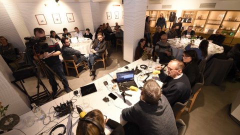El director de Catalunya Ràdio, Saül Gordillo, assisteix al programa especial de Catalunya migdia amb Òscar Fernárndez i Empar Moliner amb oients al restaurant L'Espurna, tertulians lleidatans i entrevista a l'alcalde de la ciutat, Miquel Pueyo. Lleida. 16 de gener de 2020