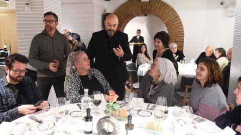 El director de Catalunya Ràdio, Saül Gordillo, assisteix al programa especial de Catalunya migdia amb Òscar Fernárndez i Empar Moliner amb oients al restaurant L'Espurna, tertulians lleidatans i entrevista a l'alcalde de la ciutat, Miquel Pueyo. Lleida. 16 de gener de 2020