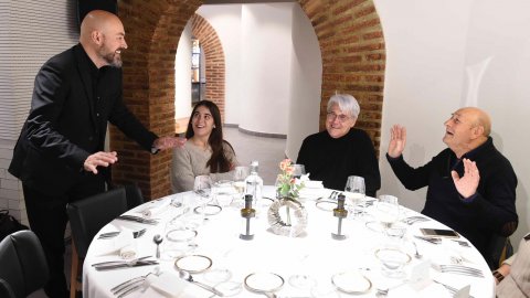 El director de Catalunya Ràdio, Saül Gordillo, assisteix al programa especial de Catalunya migdia amb Òscar Fernárndez i Empar Moliner amb oients al restaurant L'Espurna, tertulians lleidatans i entrevista a l'alcalde de la ciutat, Miquel Pueyo. Lleida. 16 de gener de 2020