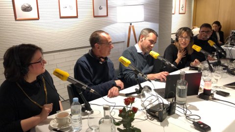 El director de Catalunya Ràdio, Saül Gordillo, assisteix al programa especial de Catalunya migdia amb Òscar Fernárndez i Empar Moliner amb oients al restaurant L'Espurna, tertulians lleidatans i entrevista a l'alcalde de la ciutat, Miquel Pueyo. Lleida. 16 de gener de 2020