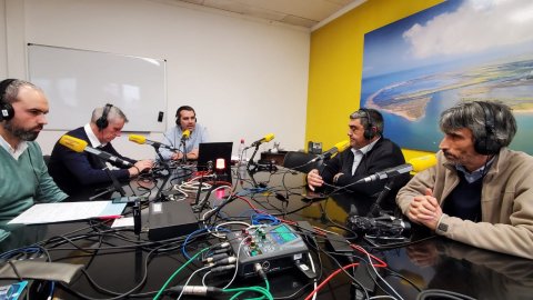 Programa especial Catalunya migdia amb Òscar Fernández des de Deltebre amb motiu dels efectes del temporal Gloria al delta de l'Ebre, amb Adam Tomàs, alcalde d'Amposta, Joan Castor, de Sant Jaume d'Enveja, Lluís Soler, de Deltebre, Joan Roig, alcalde d'Alcanar i president del Consell Comarcal del Montsià, i Xavier Curto, vicepresident de la Taula de Consens pel Delta i de la Comunitat de Regants del Marge Esquerre. Deltebre. 22 de gener de 2020