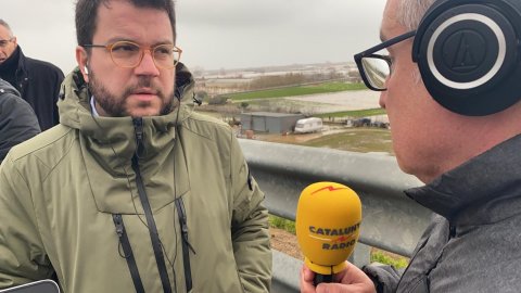 Programa especial Catalunya migdia amb Òscar Fernández amb motiu dels efectes del temporal Gloria, en connexió amb el corresponsal al Maresme, Miquel Jarque, que entrevista el vicepresident de la Generalitat, Pere Aragonès, que segueix els efectes al Maresme. Tordera. 22 de gener de 2020