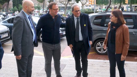 El director de Catalunya Ràdio, Saül Gordillo, rep el president de la Generalitat, Quim Torra, abans de ser entrevistat a 'El matí de Catalunya Ràdio'. Barcelona. 30 de gener de 2020