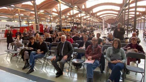 El director de Catalunya Ràdio, Saül Gordillo, inaugura el nou estudi de Catalunya Ràdio al Museu de la Ciència i de la Tècnica de Catalunya mNACTEC, amb la directora general del Patrimoni Cultural, Elsa Ibar, el regidor d'Economia Social i Innovació, Universitats, Turisme i Projectes Audiovisuals, Josep Forn, i el director del museu, Jaume Perarnau. Programa especial de L'apocalipsi del matí de Catalunya Ràdio per estrenar l'estudi 17. Terrassa. 11 de febrer de 2020
