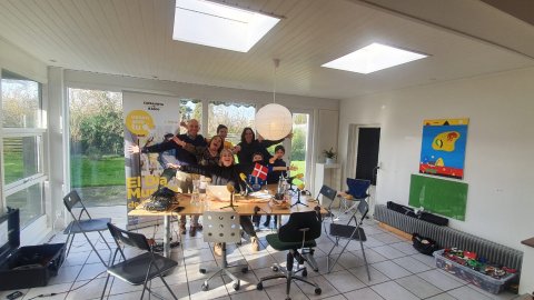 Programa especial del Popap de Catalunya Ràdio, amb Mariola Dinarès, pel Dia Mundial de la Ràdio des de la casa d'uns oients catalans que viuen a Copenhaguen, Dinamarca, i que escolten la ràdio a través de l'aplicació, la web i assistents de veu intel·ligents. 13 de febrer de 2020
