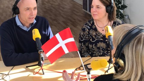 Programa especial del Popap de Catalunya Ràdio, amb Mariola Dinarès, pel Dia Mundial de la Ràdio des de la casa d'uns oients catalans que viuen a Copenhaguen, Dinamarca, i que escolten la ràdio a través de l'aplicació, la web i assistents de veu intel·ligents. 13 de febrer de 2020
