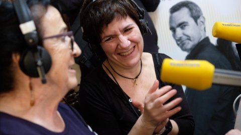 Programa especial del Catalunya migdia de Catalunya Ràdio, amb Òscar Fernández i Empar Moliner, pel Dia Mundial de la Ràdio des de la casa d'uns oients de Sant Cugat del Vallès. 13 de febrer de 2020