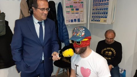 Programa especial del Catalunya nit de Catalunya Ràdio, amb Kilian Sebrià i Laura Rosel, pel Dia Mundial de la Ràdio des d'una autoescola de Lleida on s'escolta Catalunya Ràdio, en què hi participa l'alcalde, Miquel Pueyo. 13 de febrer de 2020
