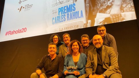 El Premi Miquel Diumé al millor treball informatiu o divulgatiu en ràdio per a Fèlix Martín, Albert Requena, Maria Rovira, Sara Riera, Clara Jordan, Josep Plazas i Josep Lluís Blàzquez, de la delegació de Catalunya Ràdio a Girona, per l’Especial eleccions municipals a Girona, per haver fet un desplegament que donava rellevància a aquestes eleccions i feia aflorar els problemes de la ciutadania. Girona. 14 de febrer de 2020
