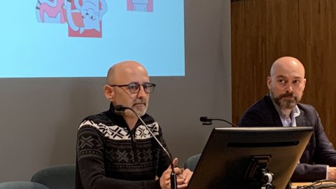 El director de Catalunya Ràdio, Saül Gordillo, i el coordinador d'iCat, Carles Aledo, pronuncien una xerrada sobre l'emissora musical i cultural a la Facultat de Turisme de la Universitat de Girona. 26 de febrer de 2020