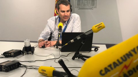 Programa especial del Catalunya migdia de Catalunya Ràdio, amb Òscar Fernández, des de La Moncloa, amb motiu de la reunió de la taula de diàleg entre els governs espanyol i català. Madrid 26 de febrer de 2020