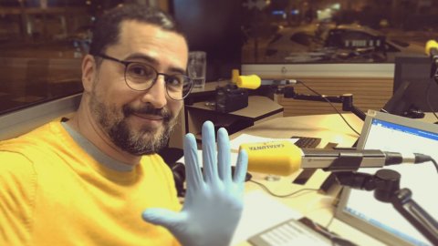 El matí de Catalunya Ràdio amb les primeres mesures de prevenció per la pandèmia de la Covid-19. Barcelona. 17 de març de 2020