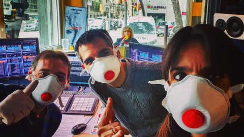 El matí de Catalunya Ràdio amb les primeres mesures de prevenció per la pandèmia de la Covid-19. Barcelona. 18 de març de 2020