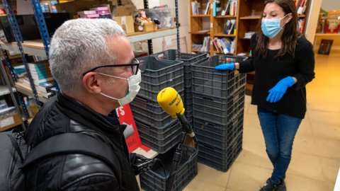 El corresponsal de Catalunya Ràdio al Maresme i el Vallès, Miquel Jarque, cobreix la informació sobre la pandèmia de la Covid-19. 23 d'abril de 2020