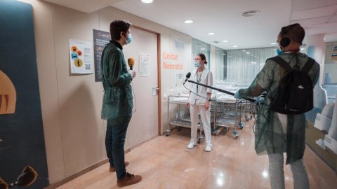 El suplement de Catalunya Ràdio, amb Roger Escapa, visita l'Hospital Universitari Mútua de Terrassa per conèixer com s'han adequat els serveis mèdics per atendre les dones embarassades. Terrassa. 8 de maig de 2020