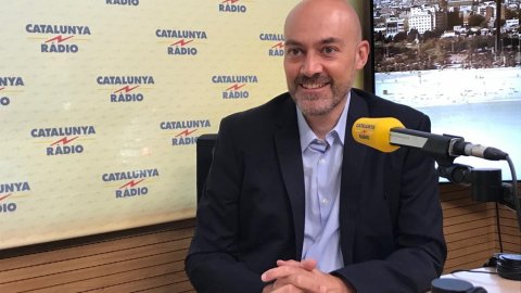 El director de Catalunya Ràdio, Saül Gordillo, anuncia que Laura Rosel dirigirà i presentarà El matí de Catalunya Ràdio les properes dues temporades, amb Albert Segura de subdirector, i ho fa a El matí de Catalunya Ràdio d'estiu. Barcelona. 29 de juliol de 2020