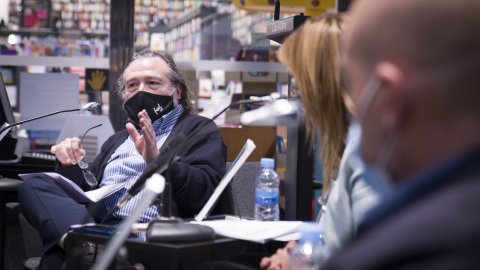 El director de Catalunya Ràdio, Saül Gordillo, participa en la presentació del llibre 'Som digitals' de la periodista Xantal Llavina, presentadora del programa Revolució 4.0, juntament amb l'economista Santiago Niño-Becerra, a la Casa del Llibre de Rambla Catalunya.  Barcelona. 19 d'octubre de 2020 